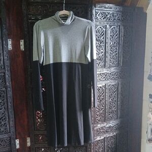 Karen Kane Two-Tone Gray and Black Long Sleeve Dress